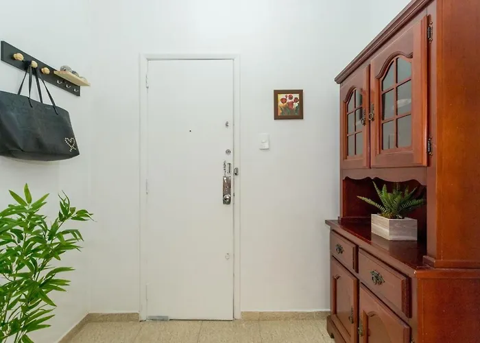 Conforto E Relax, Caminhando Para A Praia De Copacabana, Quarto E Sala, Completo, Com Wi Fi, Cozinha, Ar Condicionado Rio de Janeiro